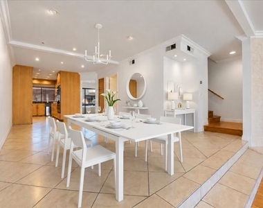 5352 Zelzah Avenue - Photo Thumbnail 8
