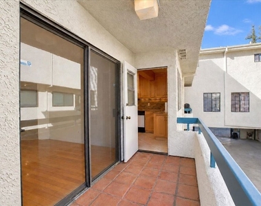 5352 Zelzah Avenue - Photo Thumbnail 15