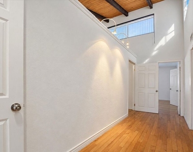 5352 Zelzah Avenue - Photo Thumbnail 24