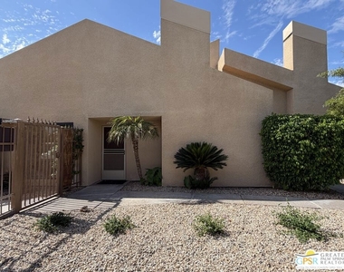 2950 E Escoba Drive - Photo Thumbnail 15