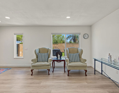2044 Foothill Drive - Photo Thumbnail 5