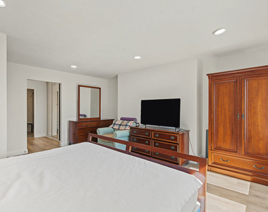 2044 Foothill Drive - Photo Thumbnail 29