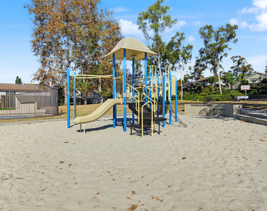 2044 Foothill Drive - Photo Thumbnail 44