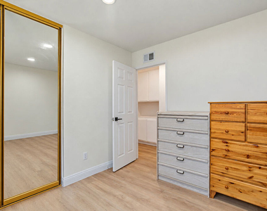 2044 Foothill Drive - Photo Thumbnail 22