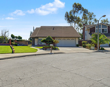 2044 Foothill Drive - Photo Thumbnail 2