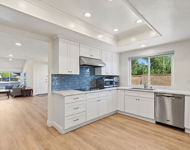 2044 Foothill Drive - Photo Thumbnail 13