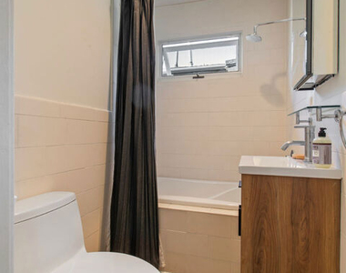 1316 N Occidental Boulevard - Photo Thumbnail 13