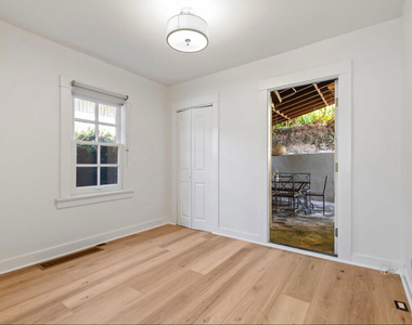 1316 N Occidental Boulevard - Photo Thumbnail 14