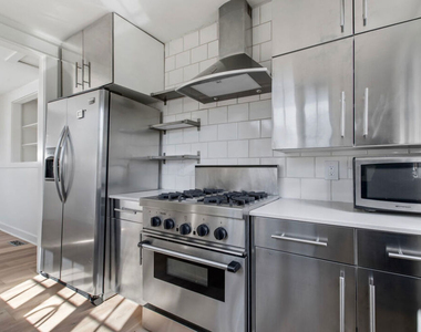 1316 N Occidental Boulevard - Photo Thumbnail 8