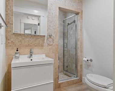 1316 N Occidental Boulevard - Photo Thumbnail 10