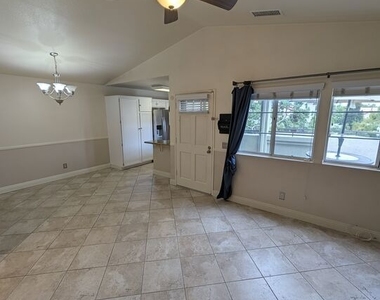7320 Greenhaven Avenue - Photo Thumbnail 25