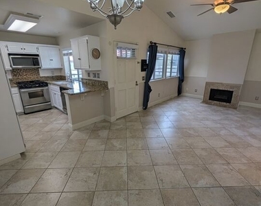 7320 Greenhaven Avenue - Photo Thumbnail 24