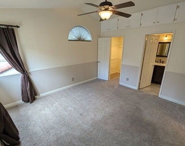 7320 Greenhaven Avenue - Photo Thumbnail 16