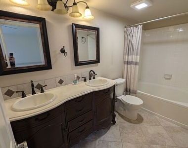 7320 Greenhaven Avenue - Photo Thumbnail 10