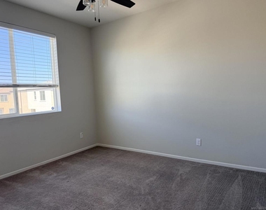 5203 Beachfront Cove - Photo Thumbnail 14