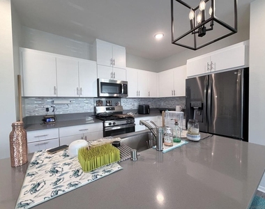 5203 Beachfront Cove - Photo Thumbnail 10
