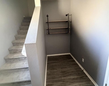 5203 Beachfront Cove - Photo Thumbnail 7