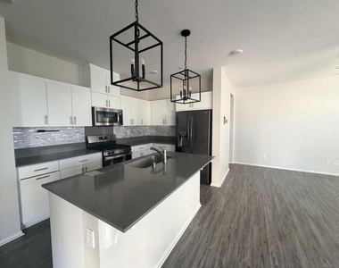 5203 Beachfront Cove - Photo Thumbnail 4