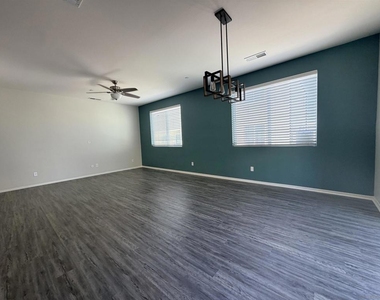 5203 Beachfront Cove - Photo Thumbnail 12