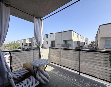 5203 Beachfront Cove - Photo Thumbnail 19