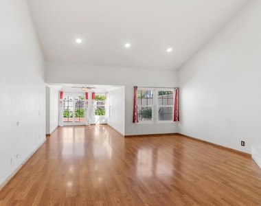 15961 Avenida Villaha - Photo Thumbnail 3