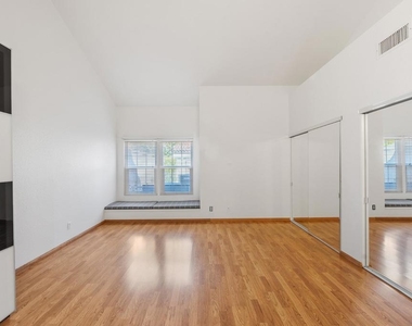 15961 Avenida Villaha - Photo Thumbnail 18