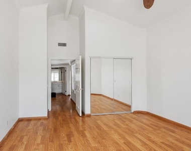 15961 Avenida Villaha - Photo Thumbnail 14