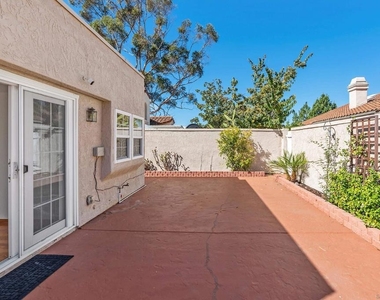 15961 Avenida Villaha - Photo Thumbnail 25
