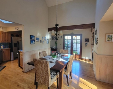 280 Casanova Street - Photo Thumbnail 11
