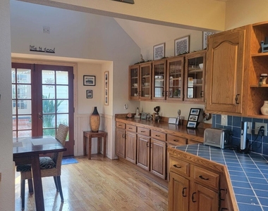 280 Casanova Street - Photo Thumbnail 7