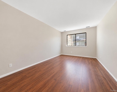 30 Sycamore Court - Photo Thumbnail 6