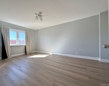 61-60 69th Lane - Photo Thumbnail 5