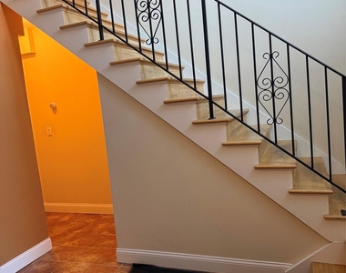 242 Tate Avenue - Photo Thumbnail 8
