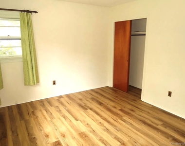 63 Hunter Avenue - Photo Thumbnail 11