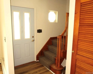 63 Hunter Avenue - Photo Thumbnail 7