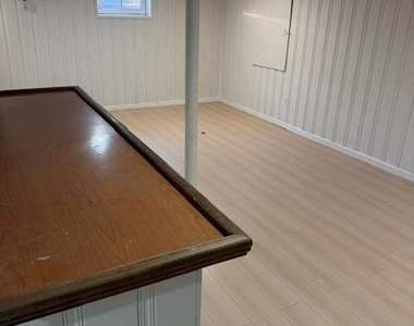 345 Walton Street - Photo Thumbnail 9