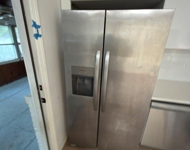 345 Walton Street - Photo Thumbnail 16