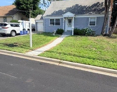 345 Walton Street - Photo Thumbnail 24