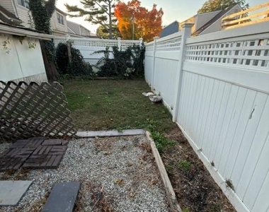345 Walton Street - Photo Thumbnail 19