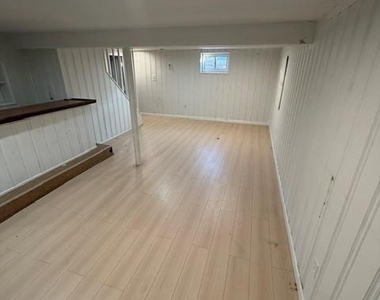 345 Walton Street - Photo Thumbnail 3