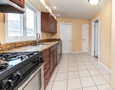 5 Lewis Place - Photo Thumbnail 2