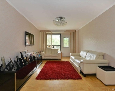 61-15 98 Street - Photo Thumbnail 2