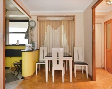 61-15 98 Street - Photo Thumbnail 3