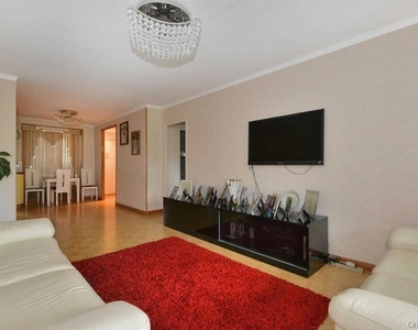 61-15 98 Street - Photo Thumbnail 4