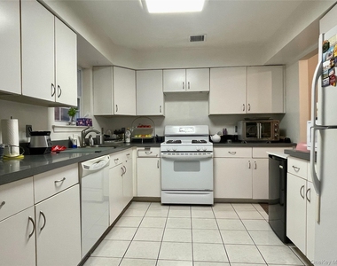 1804 Dorset Drive - Photo Thumbnail 8
