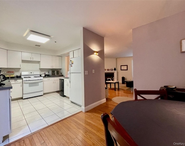 1804 Dorset Drive - Photo Thumbnail 7