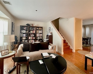 1804 Dorset Drive - Photo Thumbnail 5