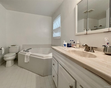 1804 Dorset Drive - Photo Thumbnail 16