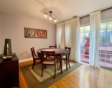 1804 Dorset Drive - Photo Thumbnail 6