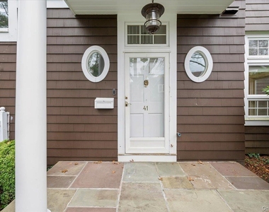 10 Old Jackson Avenue - Photo Thumbnail 2